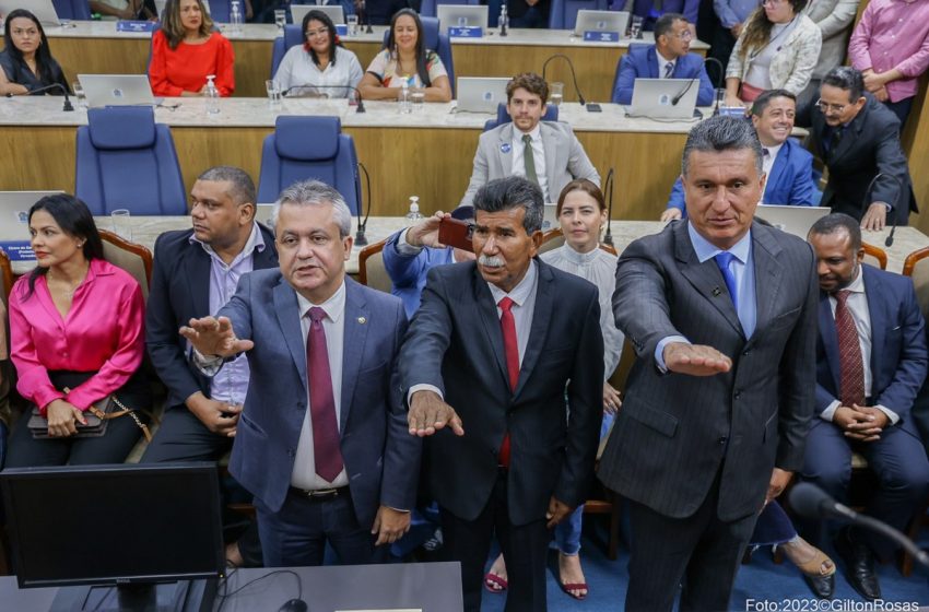  Novos vereadores de Aracaju são empossados na Câmara Municipal