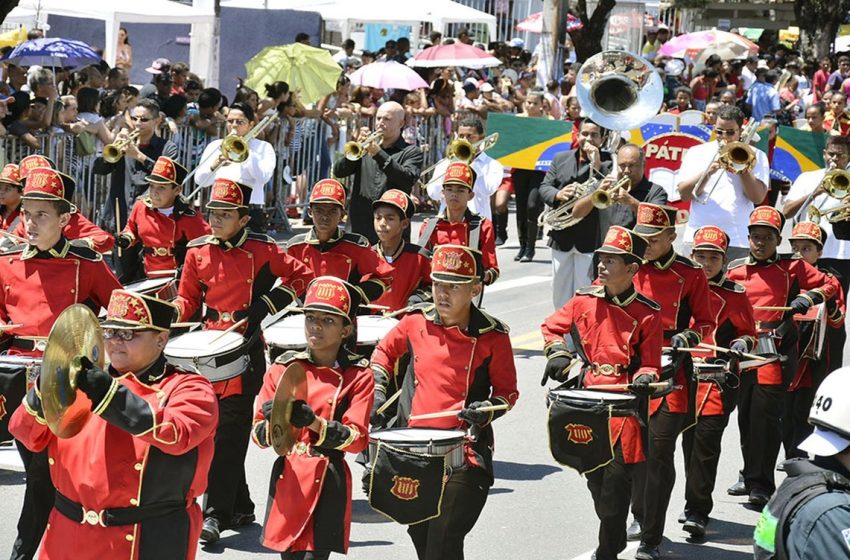  Independência do Brasil: após três anos, desfile cívico com estudantes volta a ocorrer na Avenida Barão de Maruim, em Aracaju