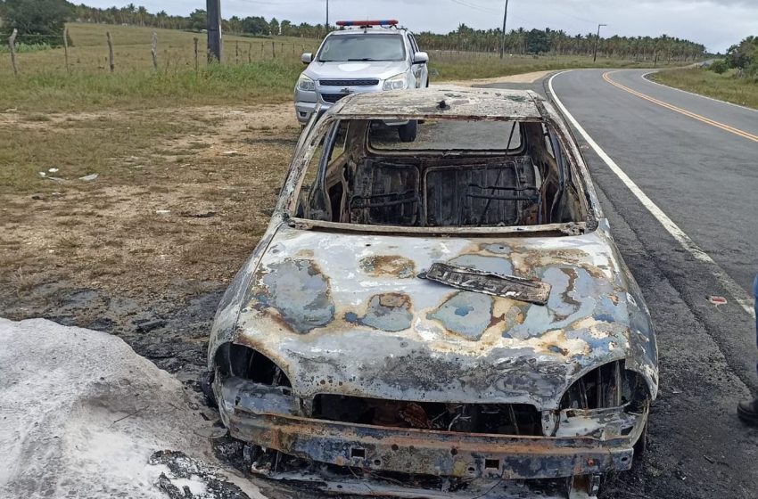  Homem é encontrado ferido ao lado de carro incendiado em Japaratuba