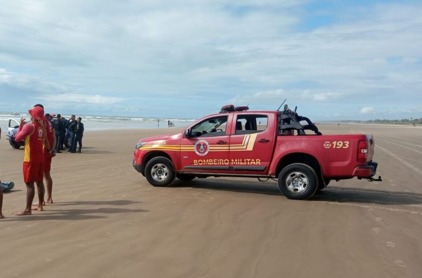  Corpo de adolescente é encontrado em praia de Aracaju; vítima foi arrastada por correnteza