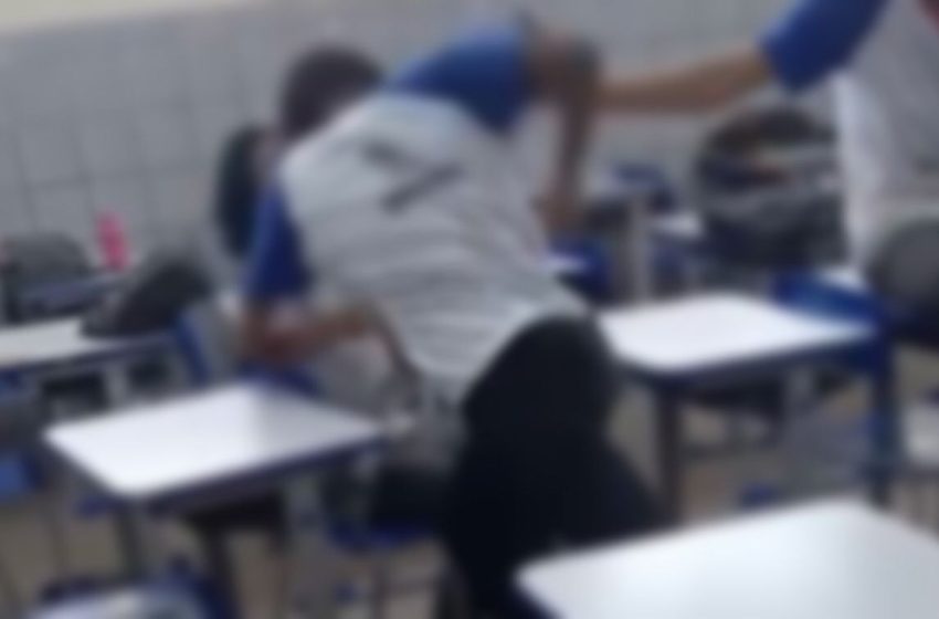  Estudante é agredido por colega dentro de sala de aula em Aracaju