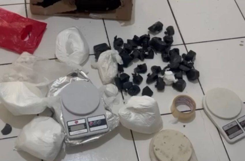  Polícia desmonta laboratório de refino de drogas em condomínio de Aracaju