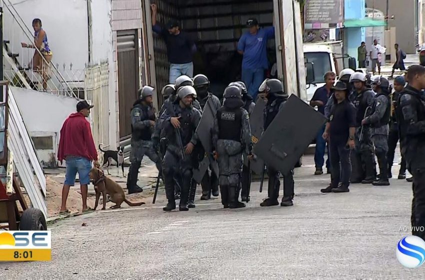  Reintegração de posse ocorre no prédio de antiga delegacia no Centro de Aracaju