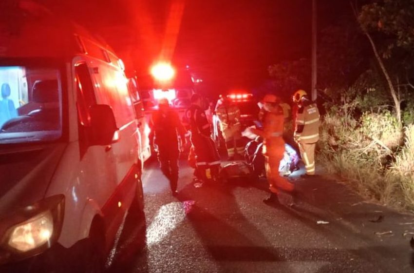  Homem morre e três pessoas ficam feridas após veículo capotar em Siriri