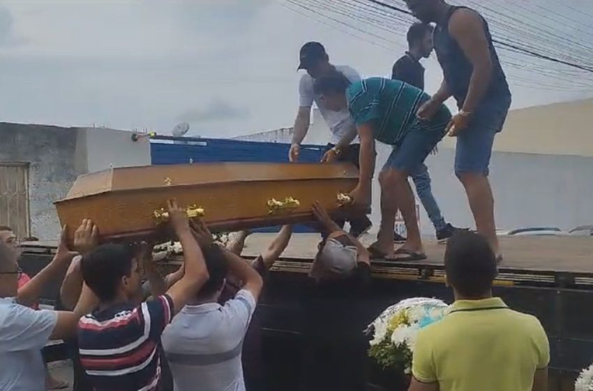  Corpo de sergipano vítima de acidente na Bahia é sepultado em Itabaiana
