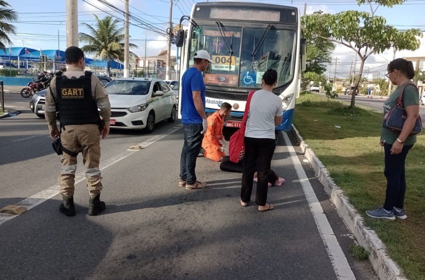  Pedestres são atropeladas por ônibus coletivo na Zona Sul de Aracaju