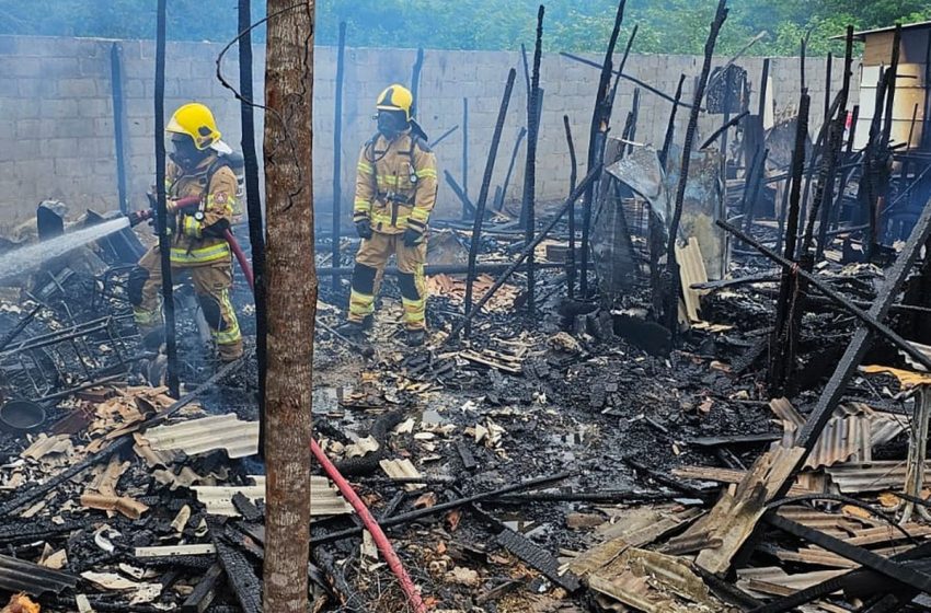  Incêndio destrói 12 barracos no Bairro Santa Maria, em Aracaju