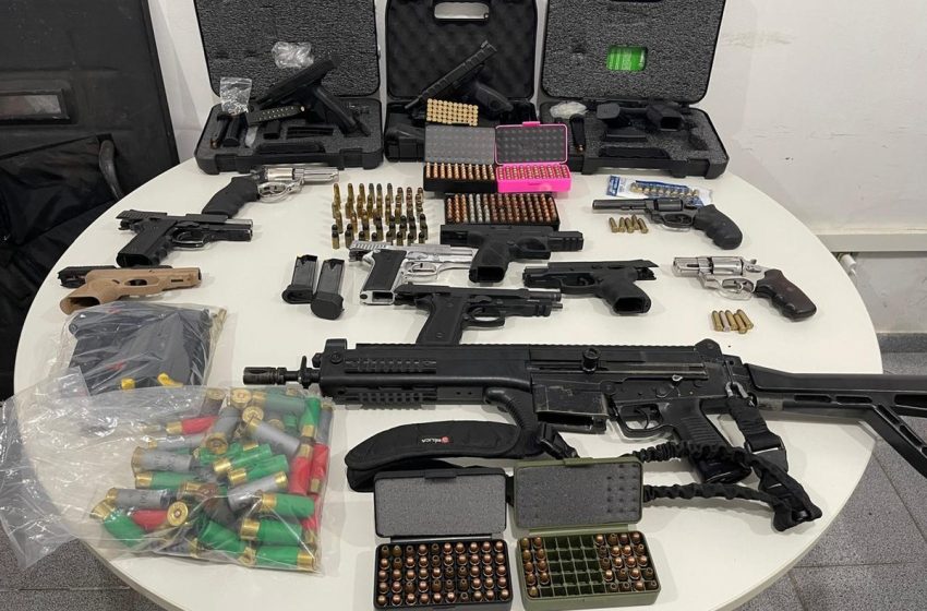  Três pessoas são presas durante operação contra tráfico de drogas e venda de armas e munições em SE