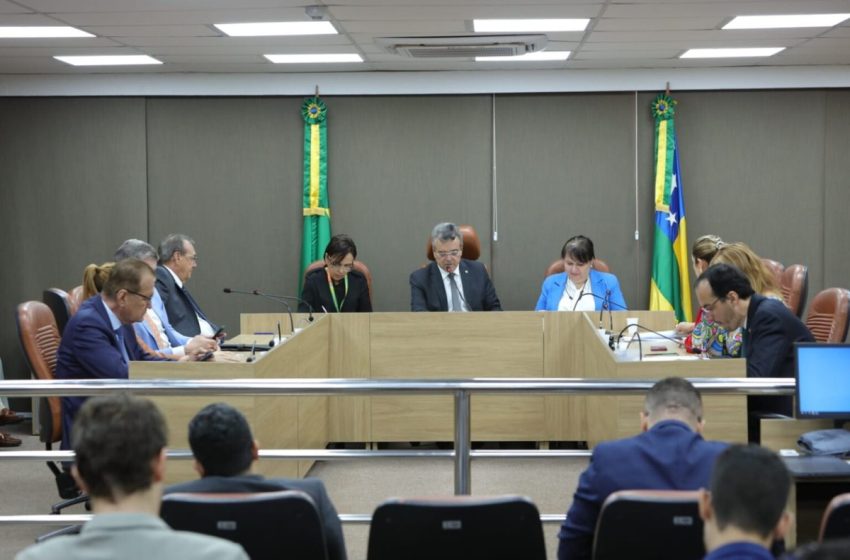  Deputados de Sergipe aprovam aumento para servidores estaduais
