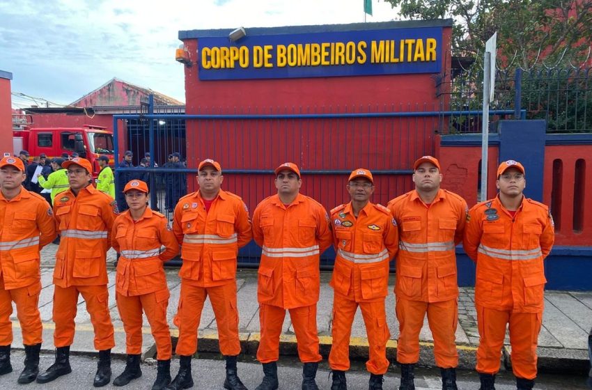  Bombeiros militares de SE especialistas em catástrofes iniciam missão no Rio Grande do Sul