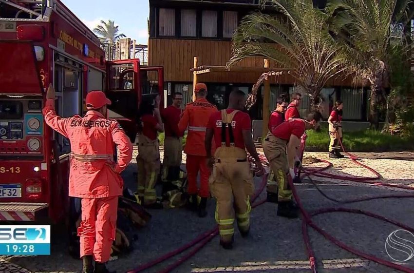  Incêndio atinge bar na Orla da Atalaia, em Aracaju