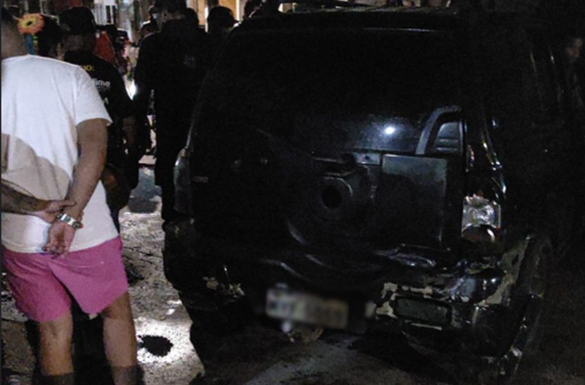  Carro perde controle e atropela mulher em calçada na Rua São João, em Aracaju